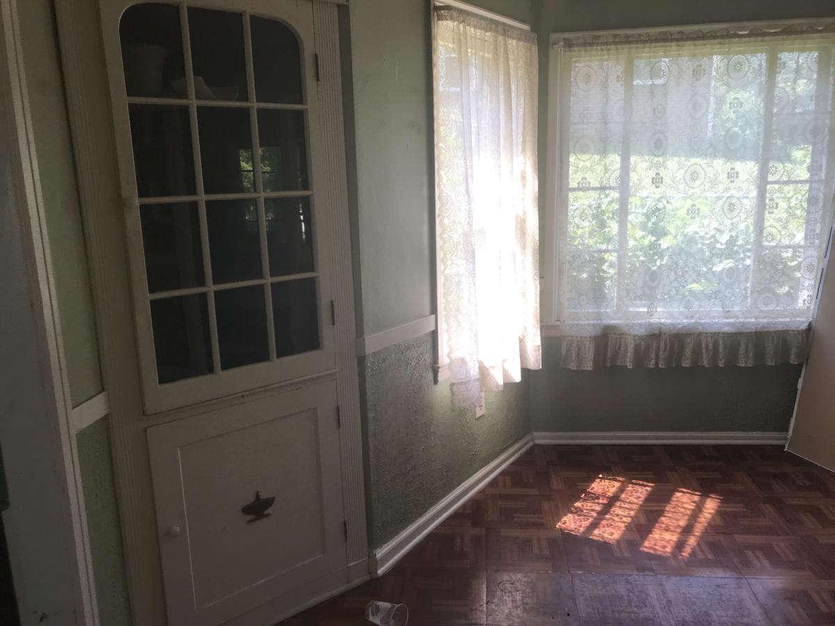 Day 1 - Genie Lamp, Lace Curtains, Ugly Peel-n-Stick